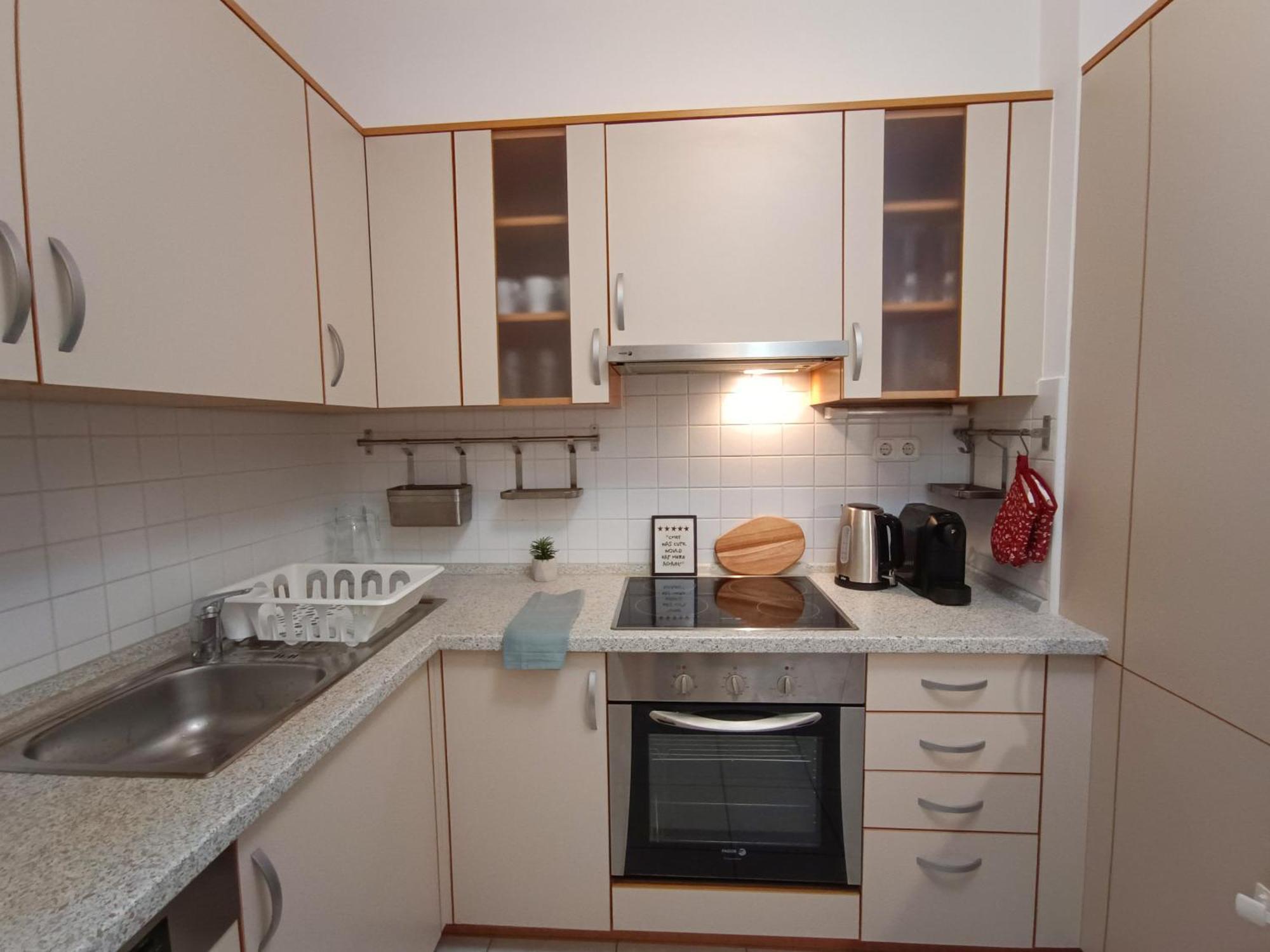 F151 Elitehost Futo Apartament *