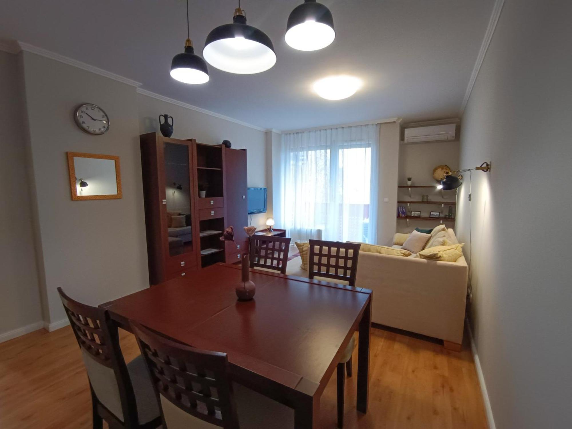 F151 Elitehost Futo Apartament *