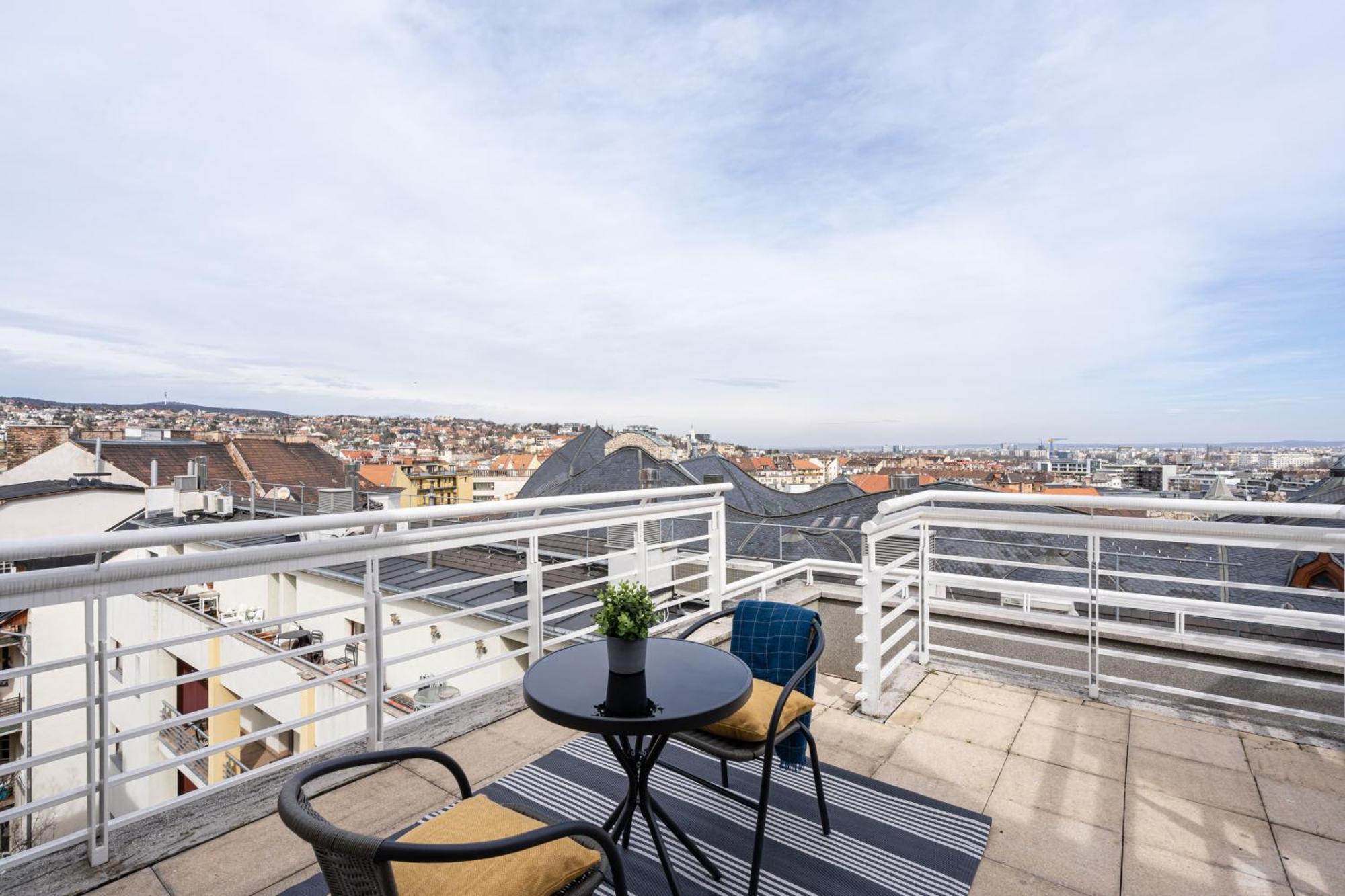 Spacious Rooftop With Parliament&danube View Apartmán *
