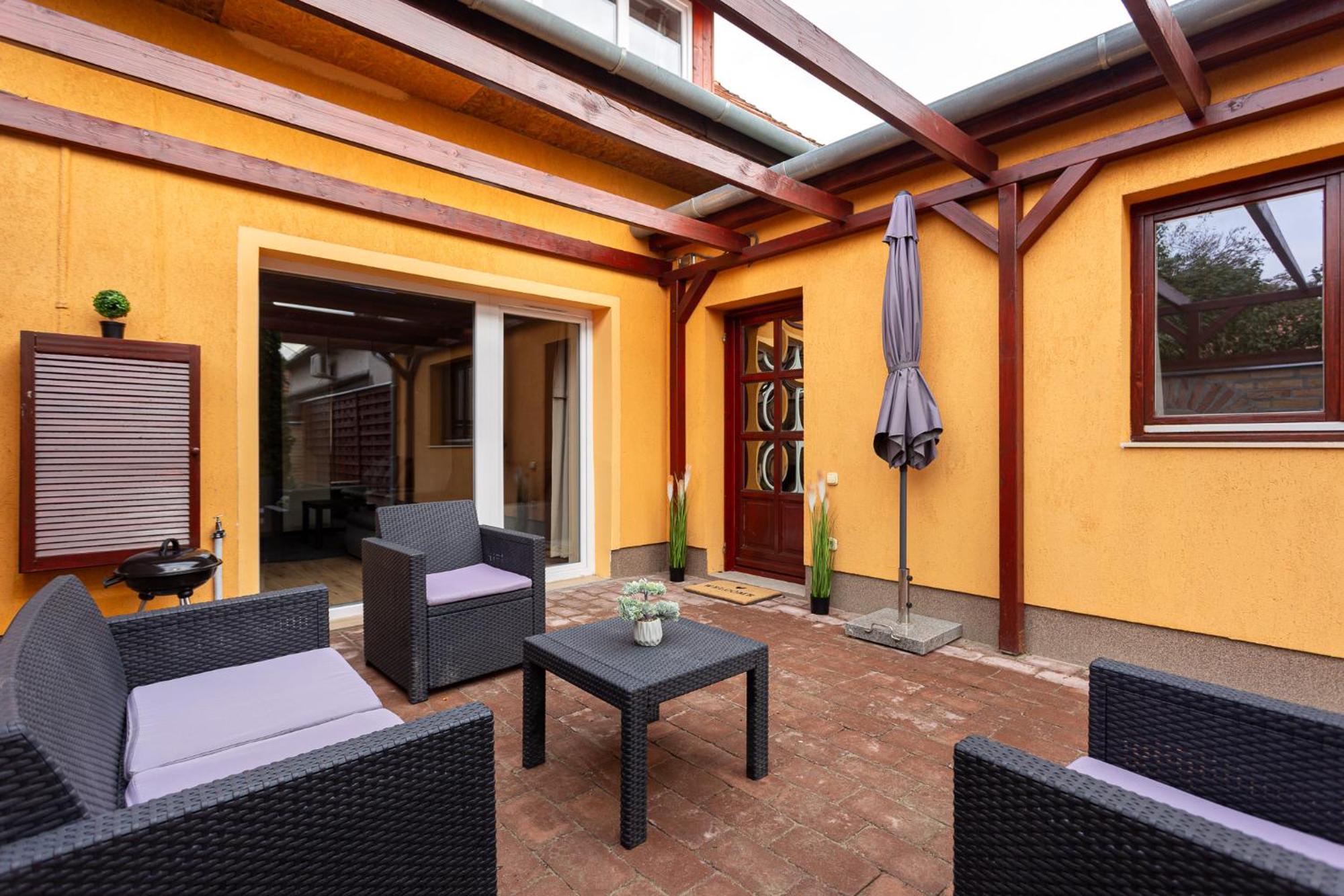 Rivercity South Buda Hills Apartment *