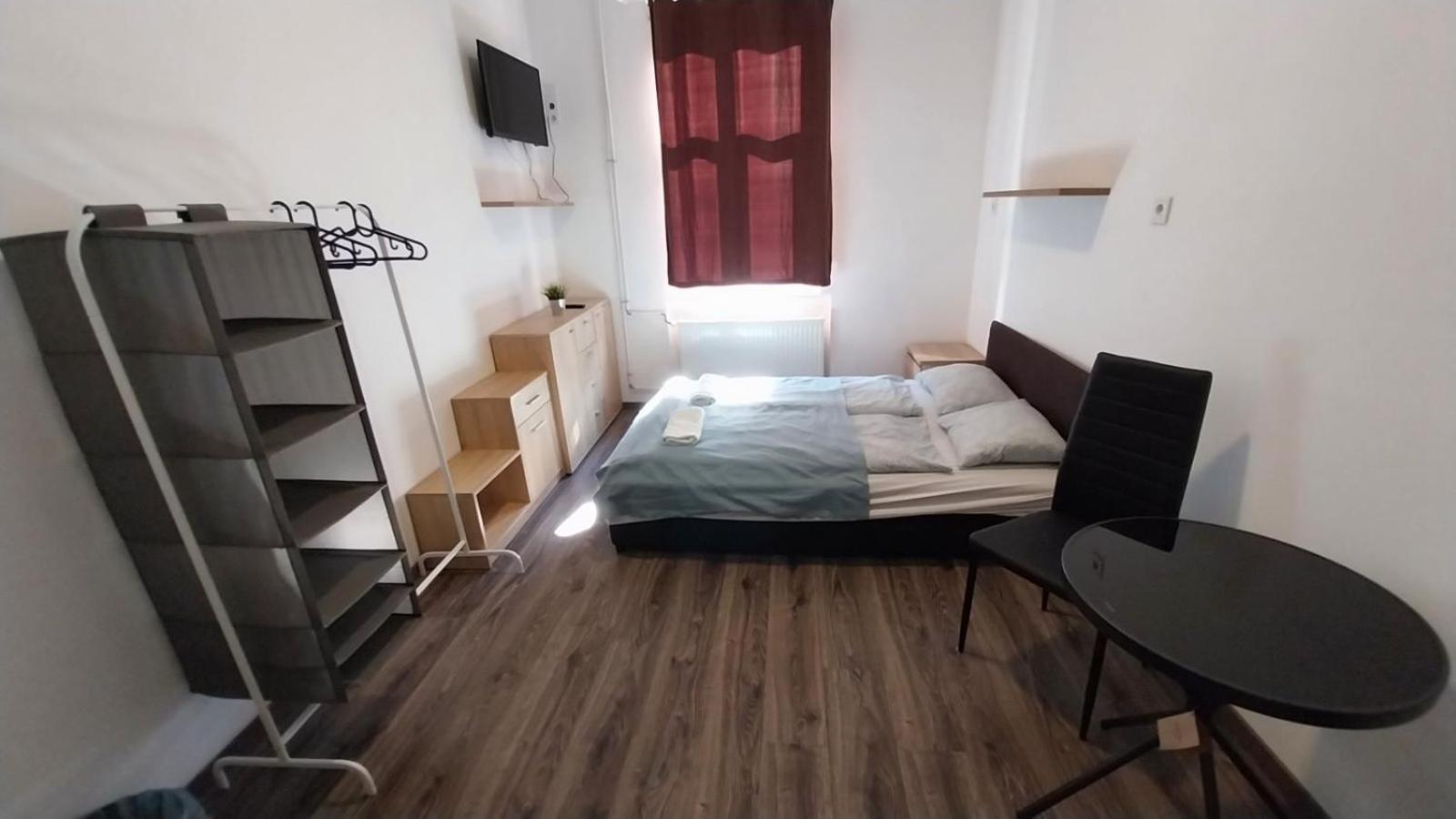 Privatunterkunft Aradi With Private Bathroom In The Centre *