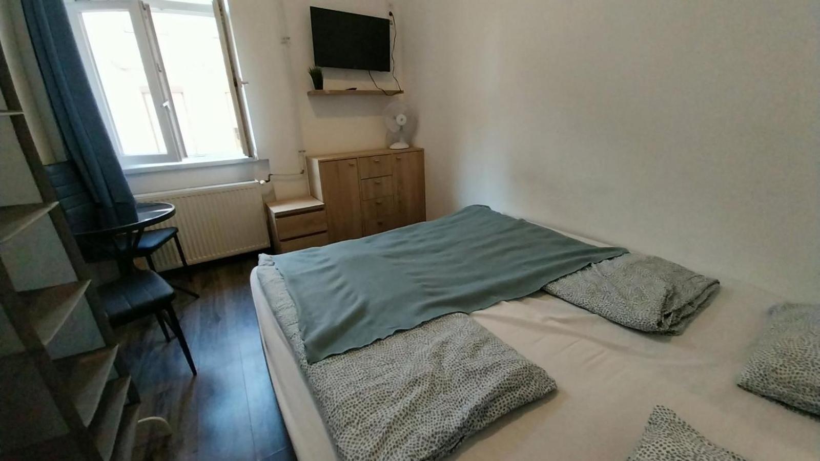 Privatunterkunft Aradi With Private Bathroom In The Centre Budapest