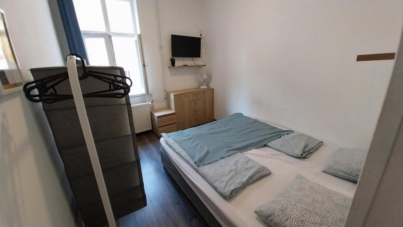 Aradi With Private Bathroom In The Centre Privatunterkunft