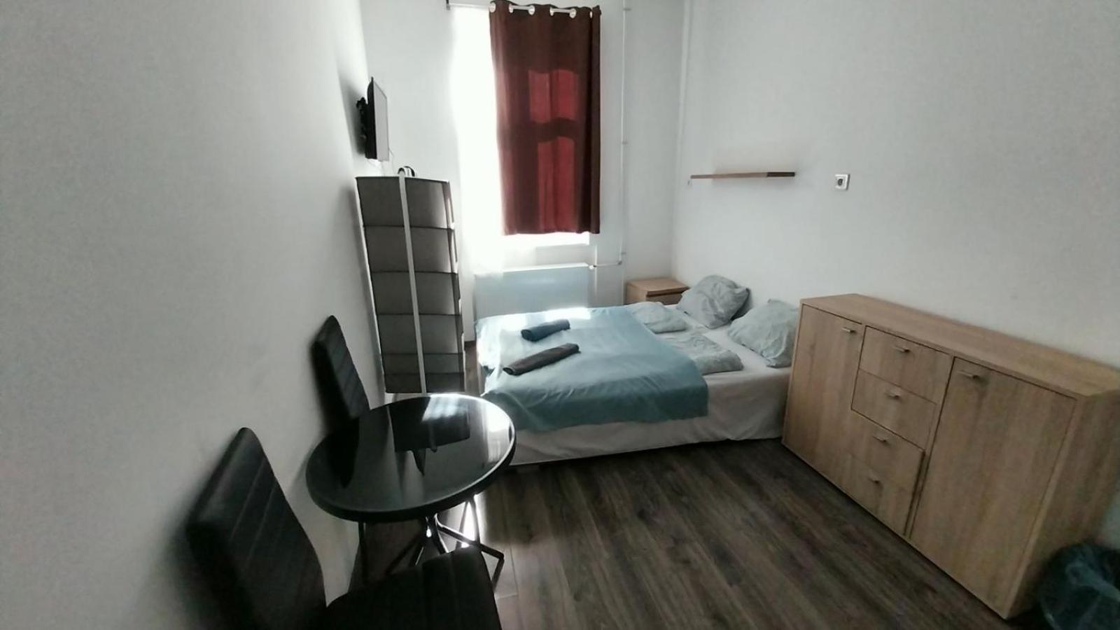 Aradi With Private Bathroom In The Centre Privatunterkunft Budapest