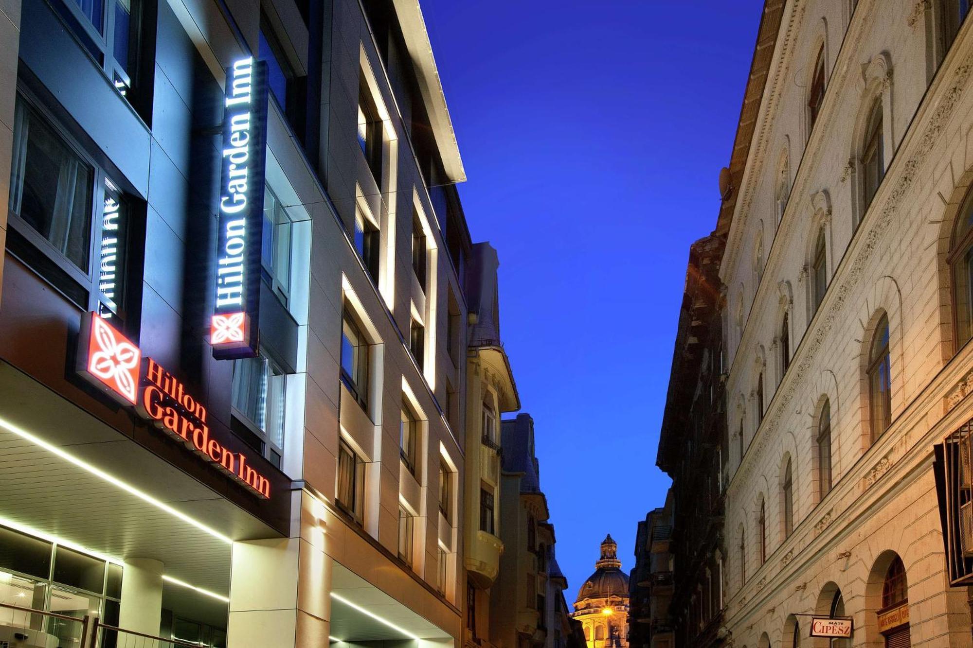 Hilton Garden Centre Hotel 4*