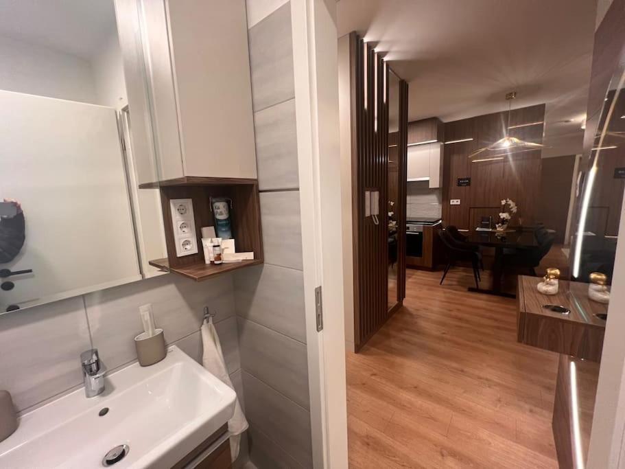 Karzo Lk 208 Apartamento *