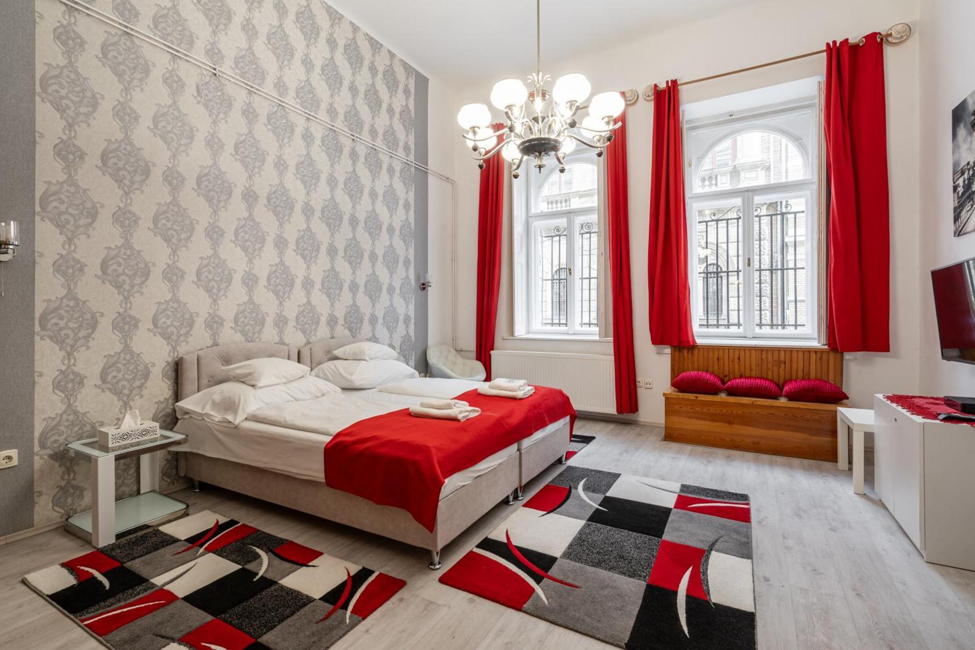 Red Romance * Budapest
