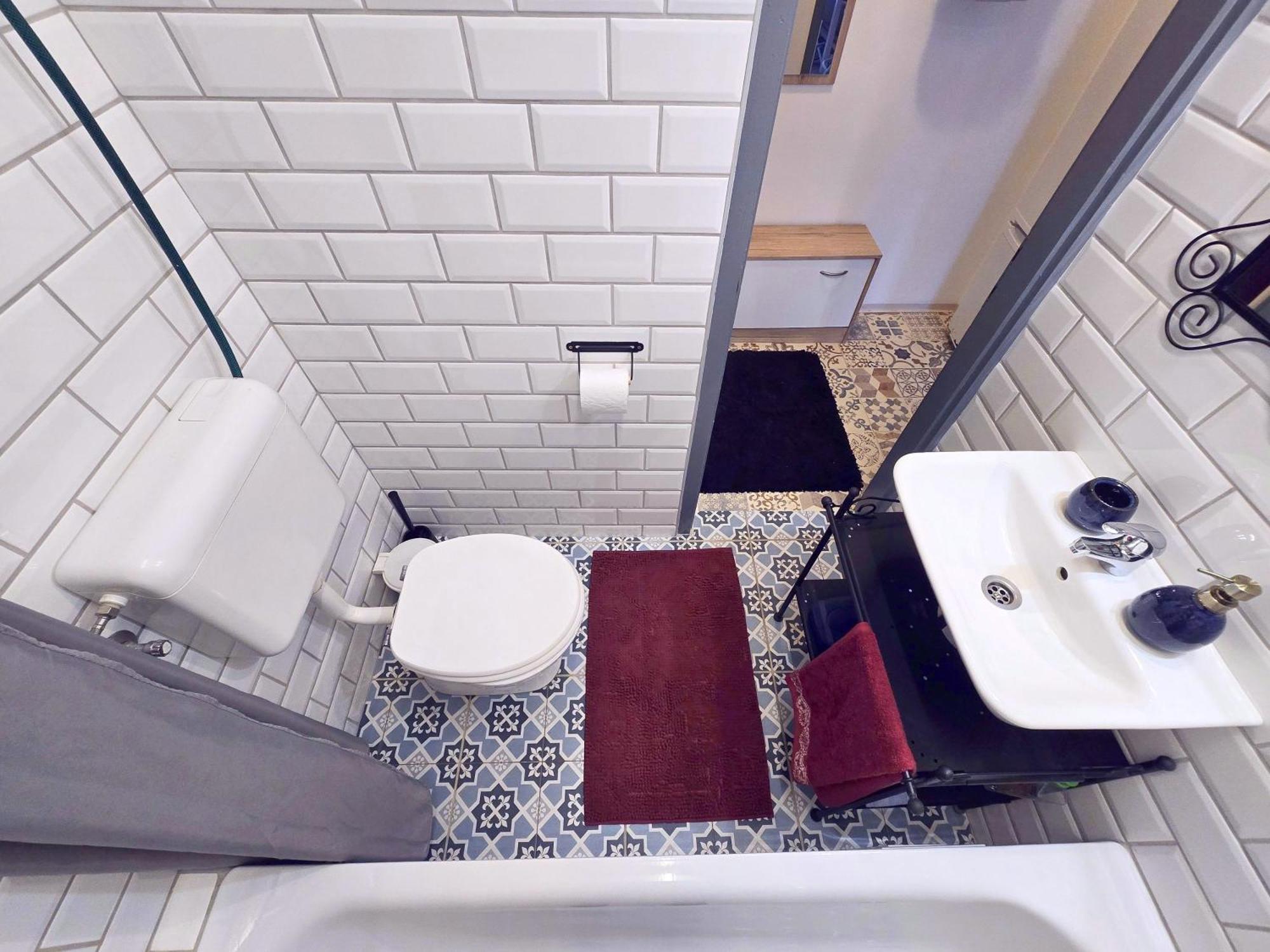 Cozy Nest Hideaway Apartment