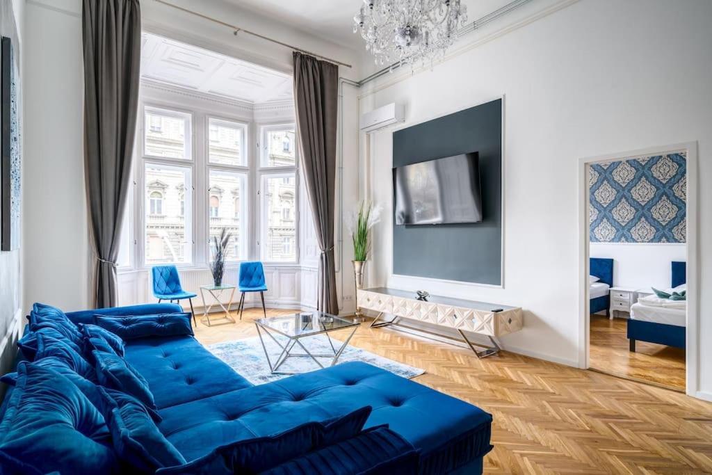 Andrassy Grandeur With Indoor Parking Budapest