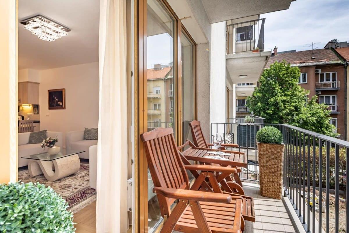 Homey With Ac And Balcony Budapest