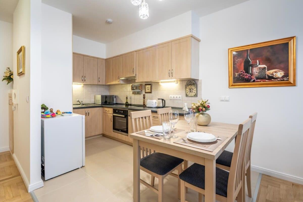 Homey With Ac And Balcony * Budapest