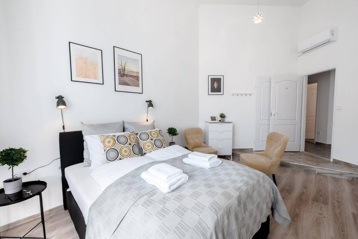 New A C With View Of The Synagogue Apartamento Budapest