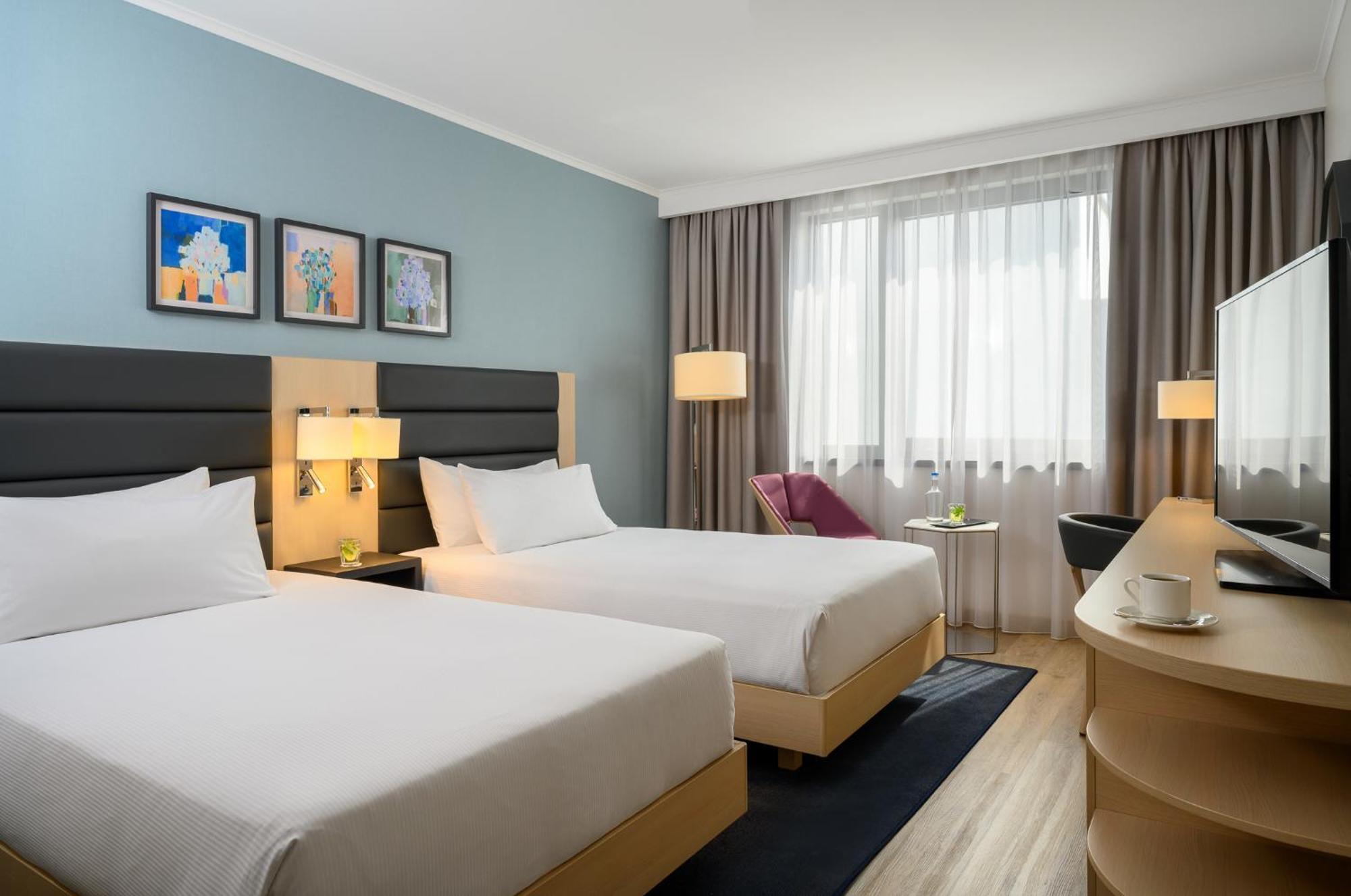 Hilton Garden Centre Hotel 4*