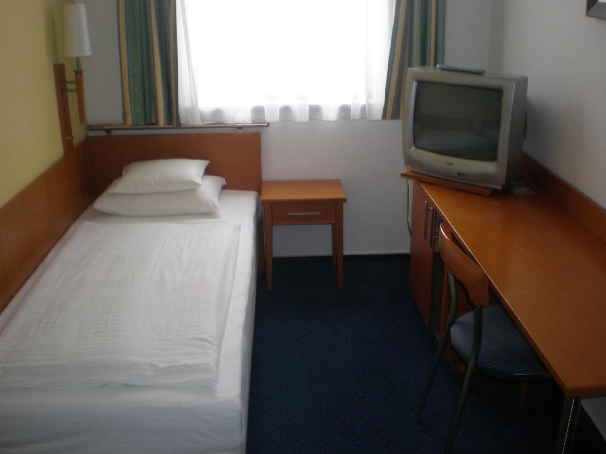 Hotel Veritas 3*