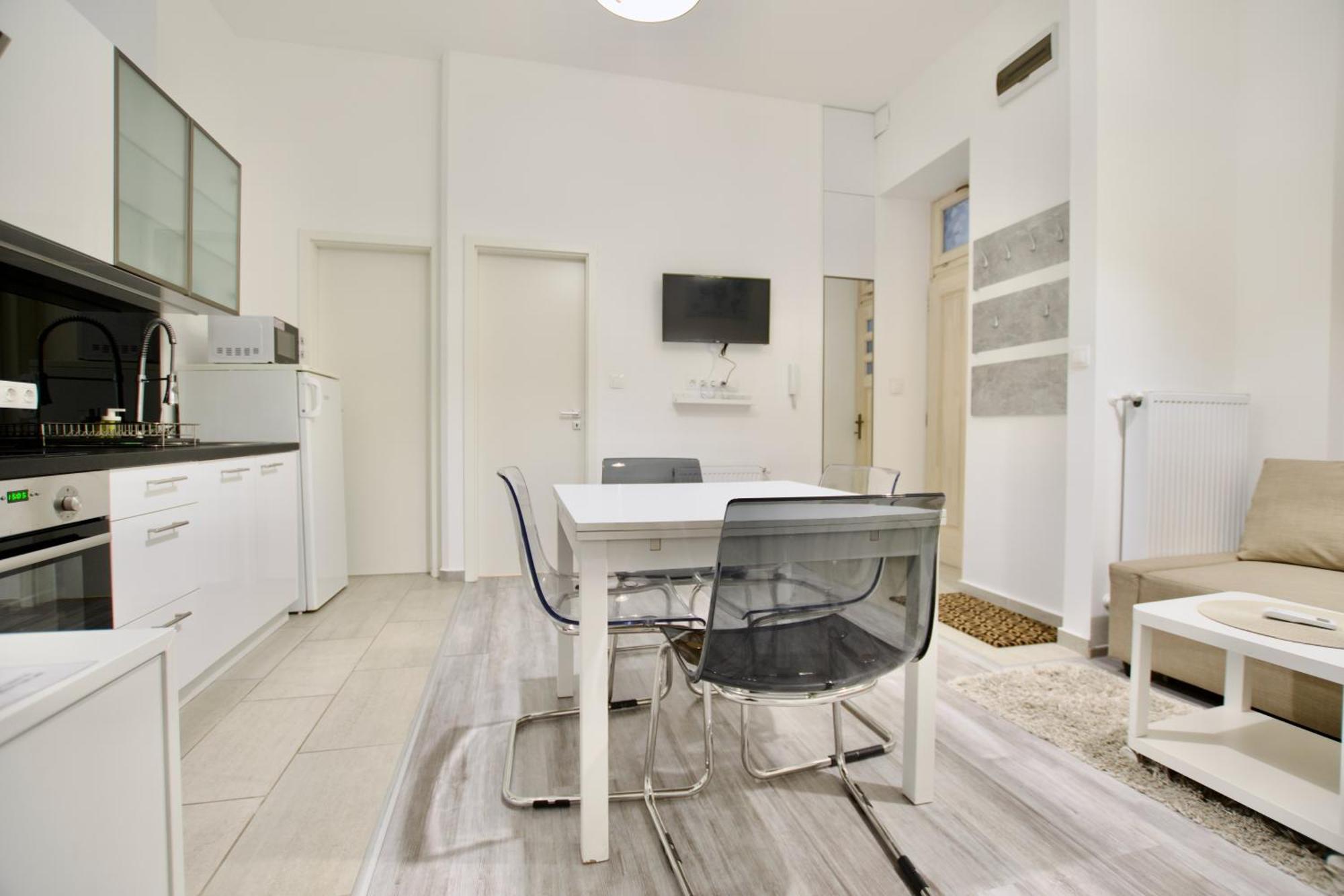 Apartment Standard By Hi5- Csengery Street