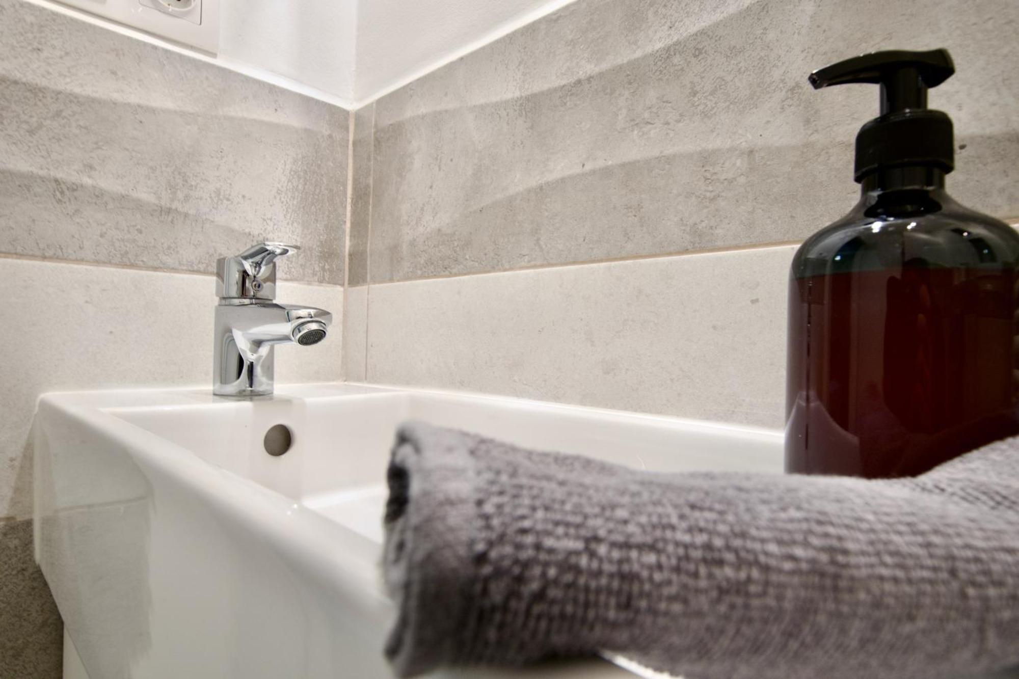 Apartment Standard By Hi5- Csengery Street