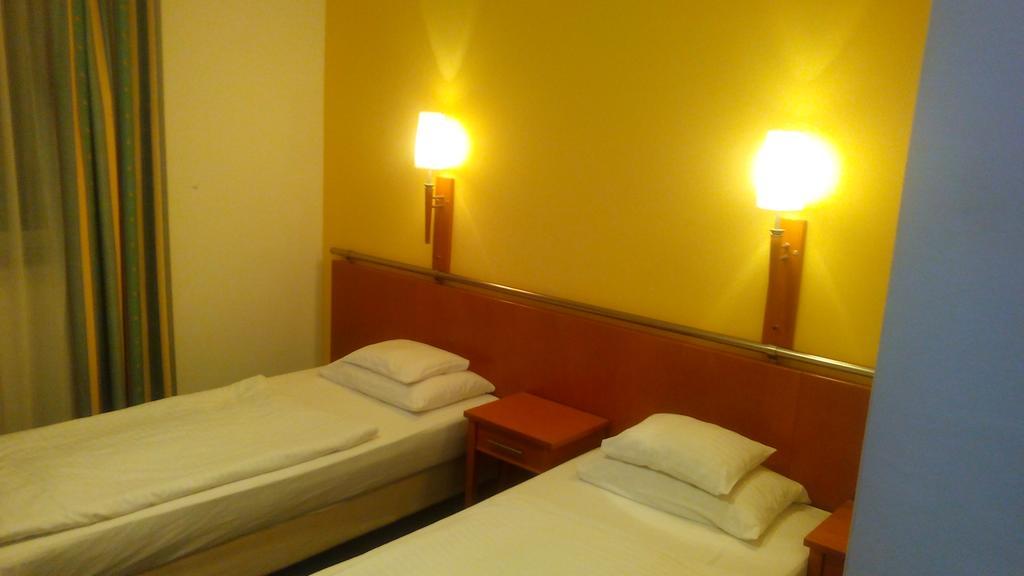 Veritas Hotel 3*