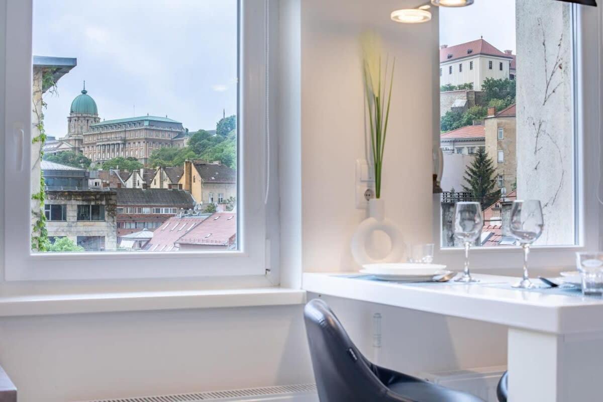 Castle View - New - Romantic