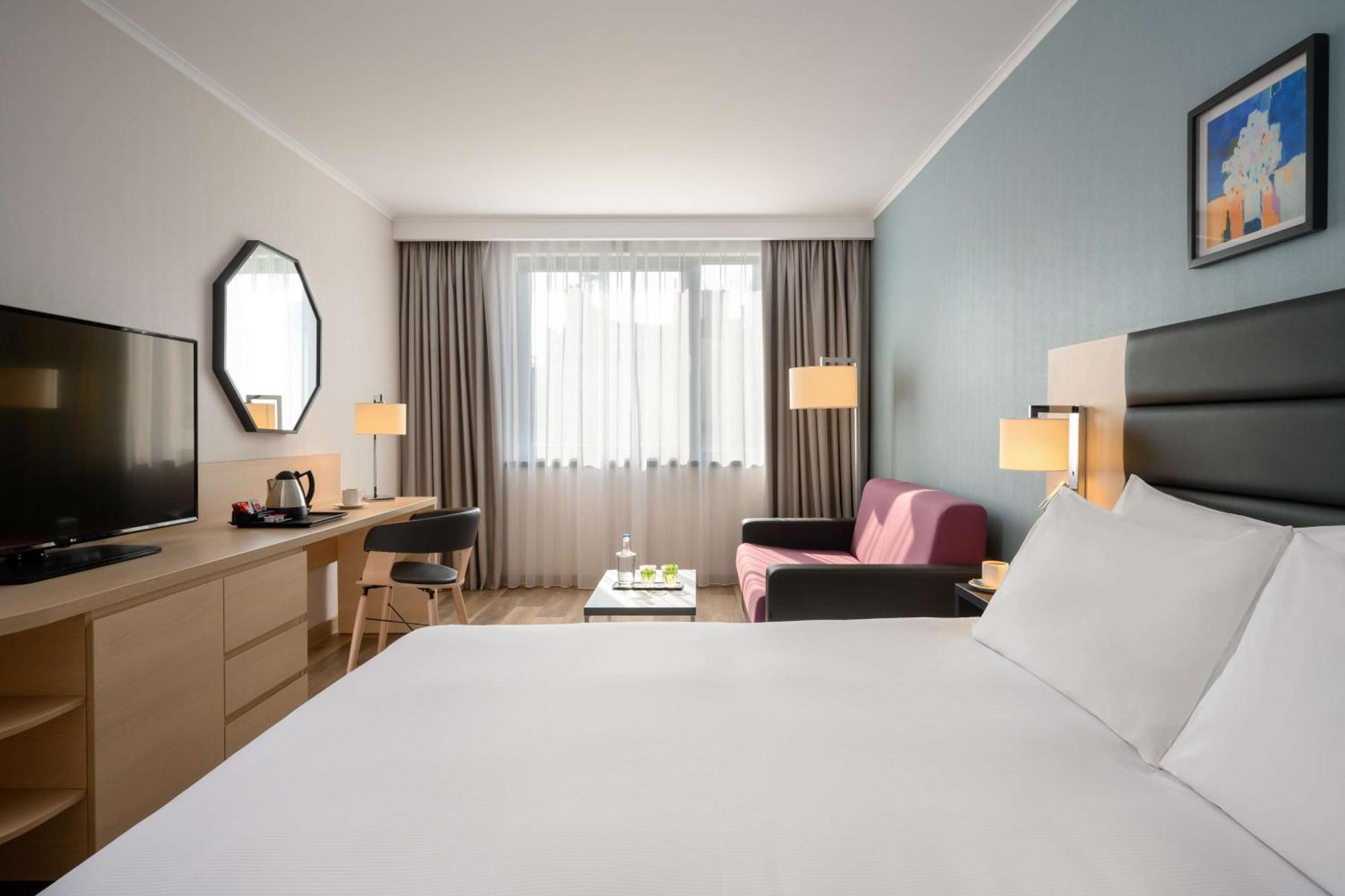 Hilton Garden Centre Hotel 4*