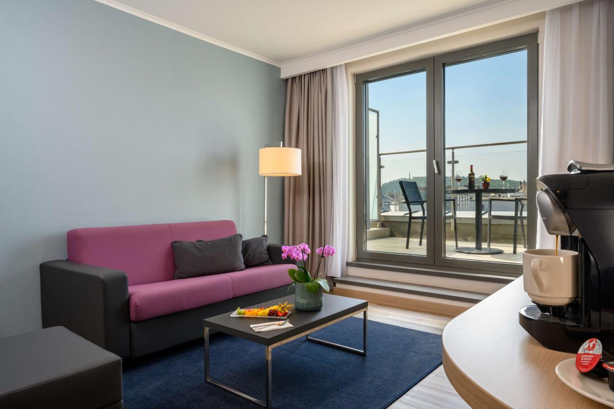 Hilton Garden Centre Hotel