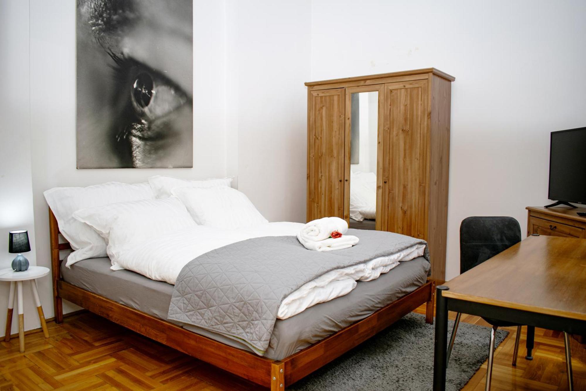Heart Of The City, Entire Very Big Appartement