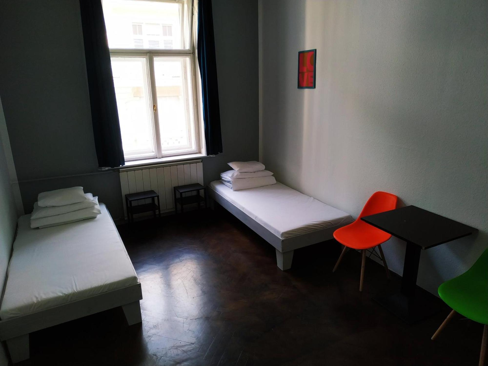 2b Hostel&rooms *