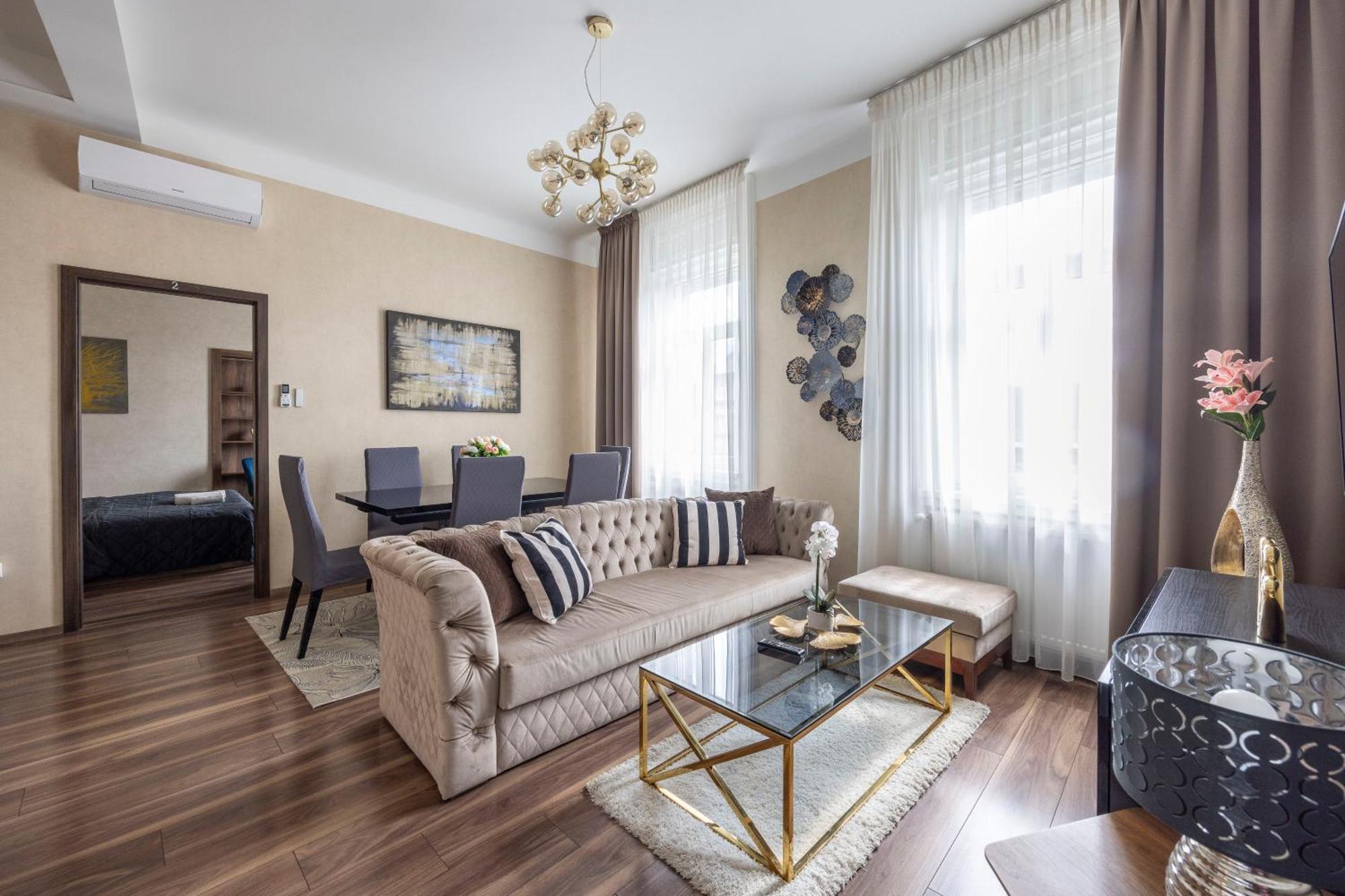 Luxurious Elizabeth St With Sauna