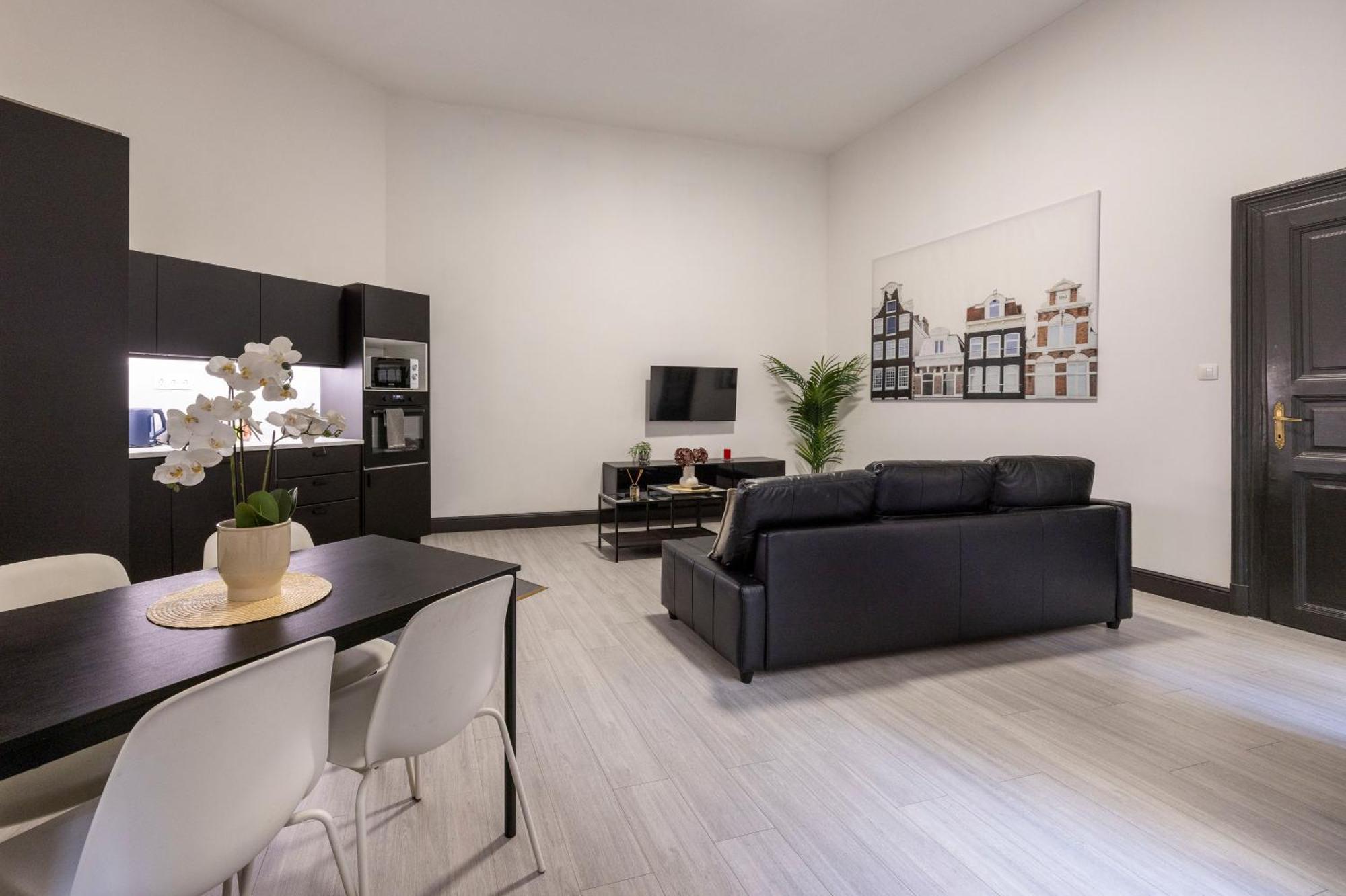 Bp Superior With 2bedrm, 2bathroom Appartement *