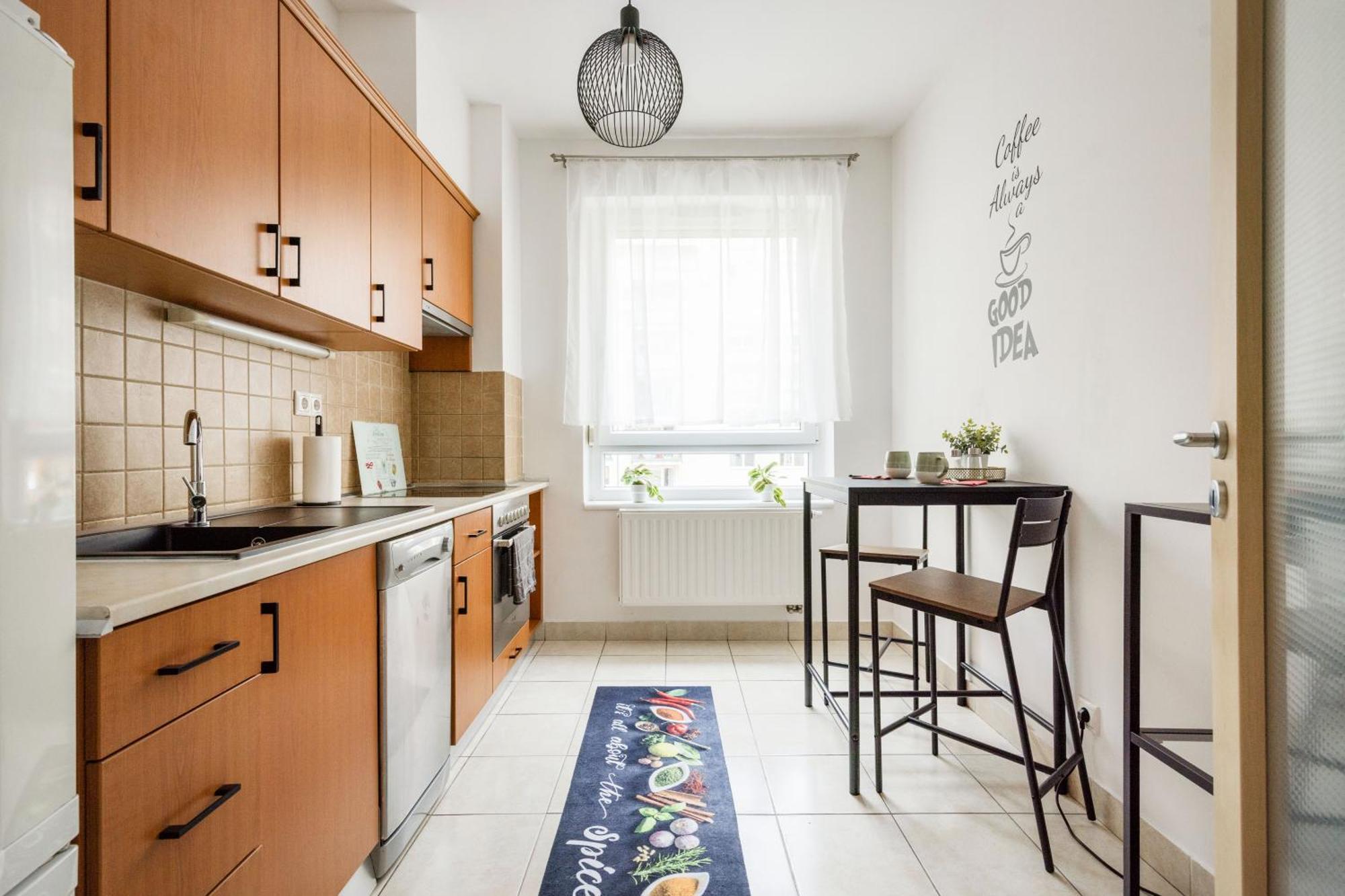 Modern Two-bedroom With Free Parking