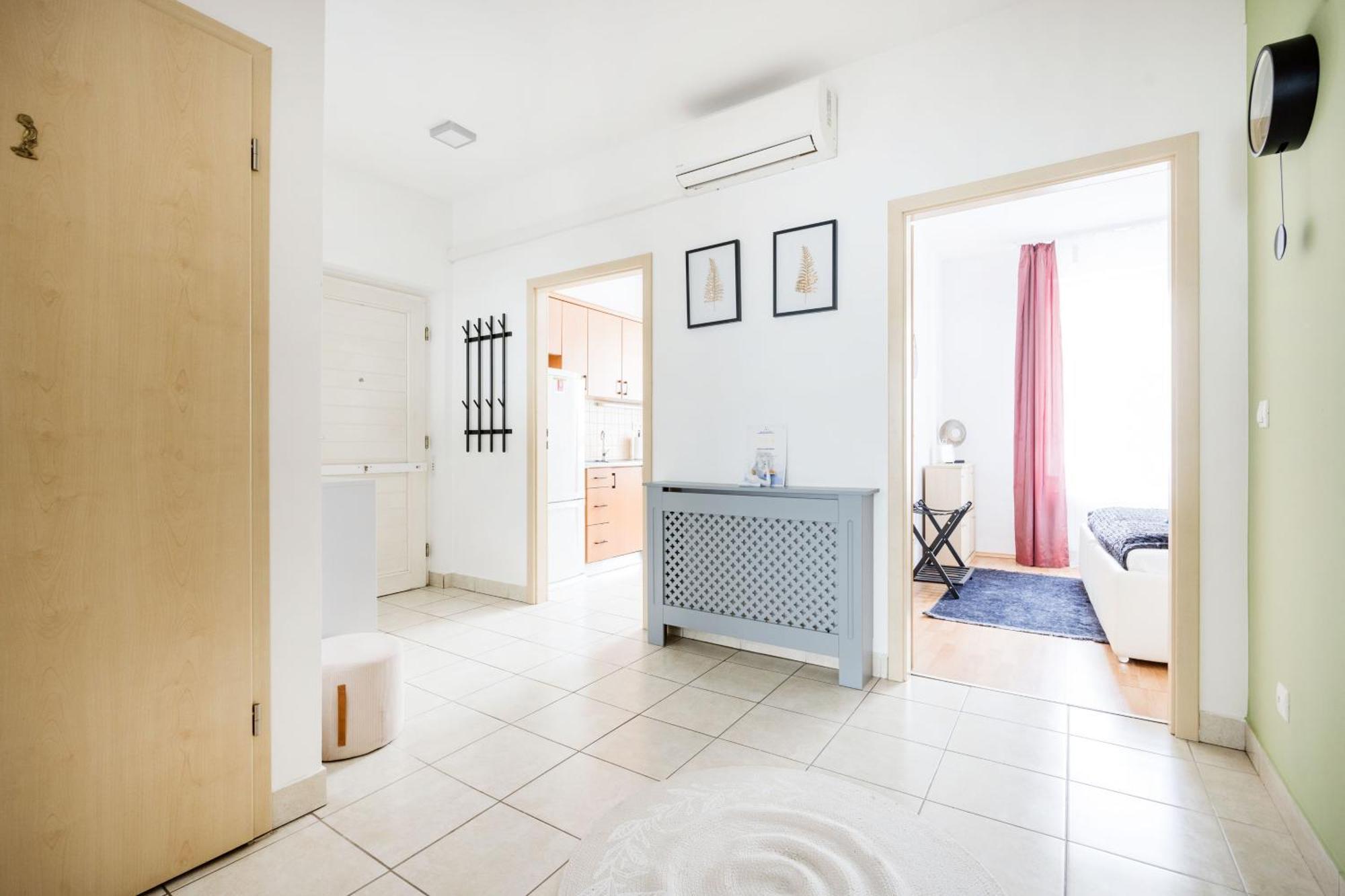 Apartmán Modern Two-bedroom With Free Parking