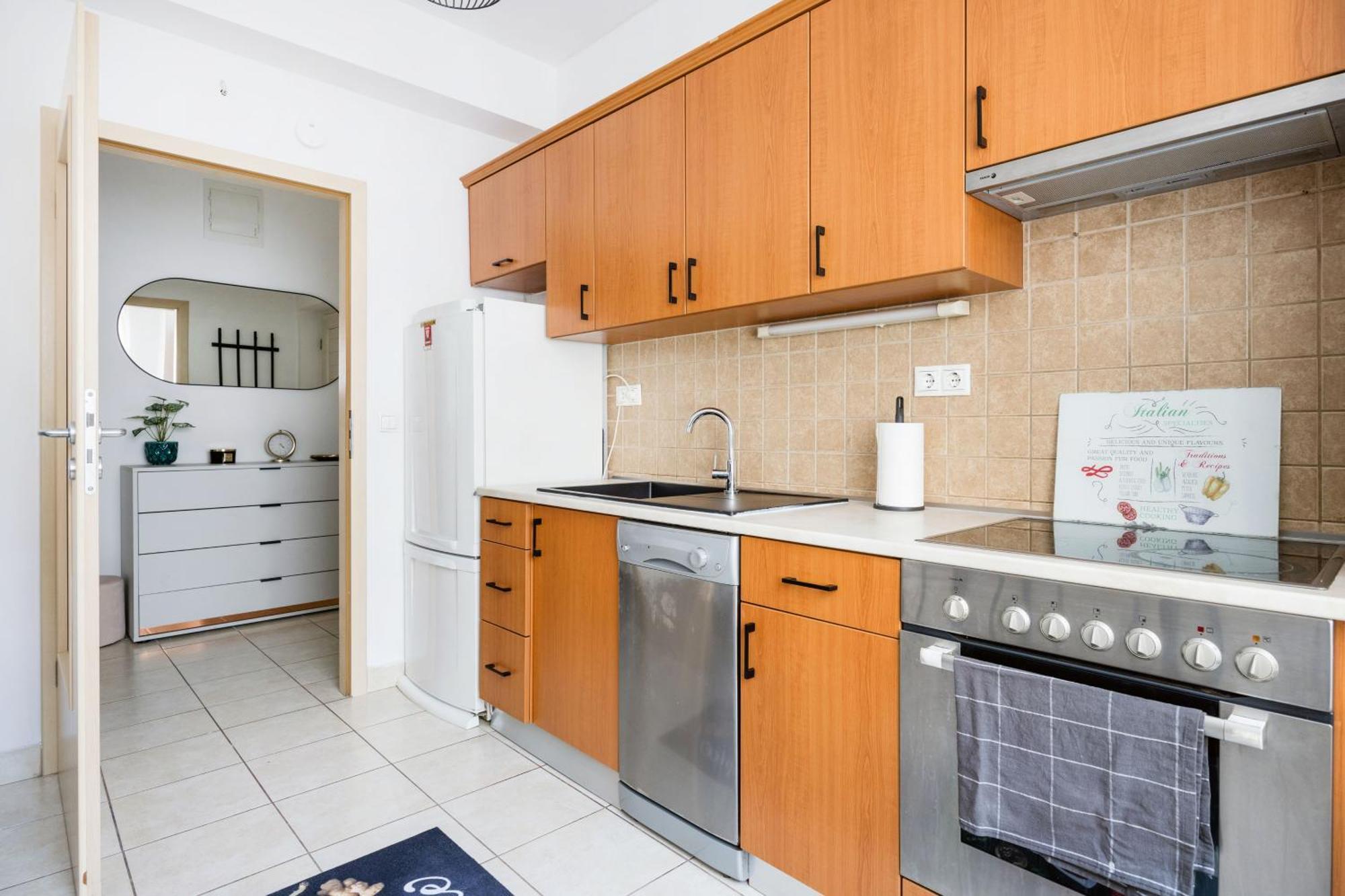 Apartmán Modern Two-bedroom With Free Parking