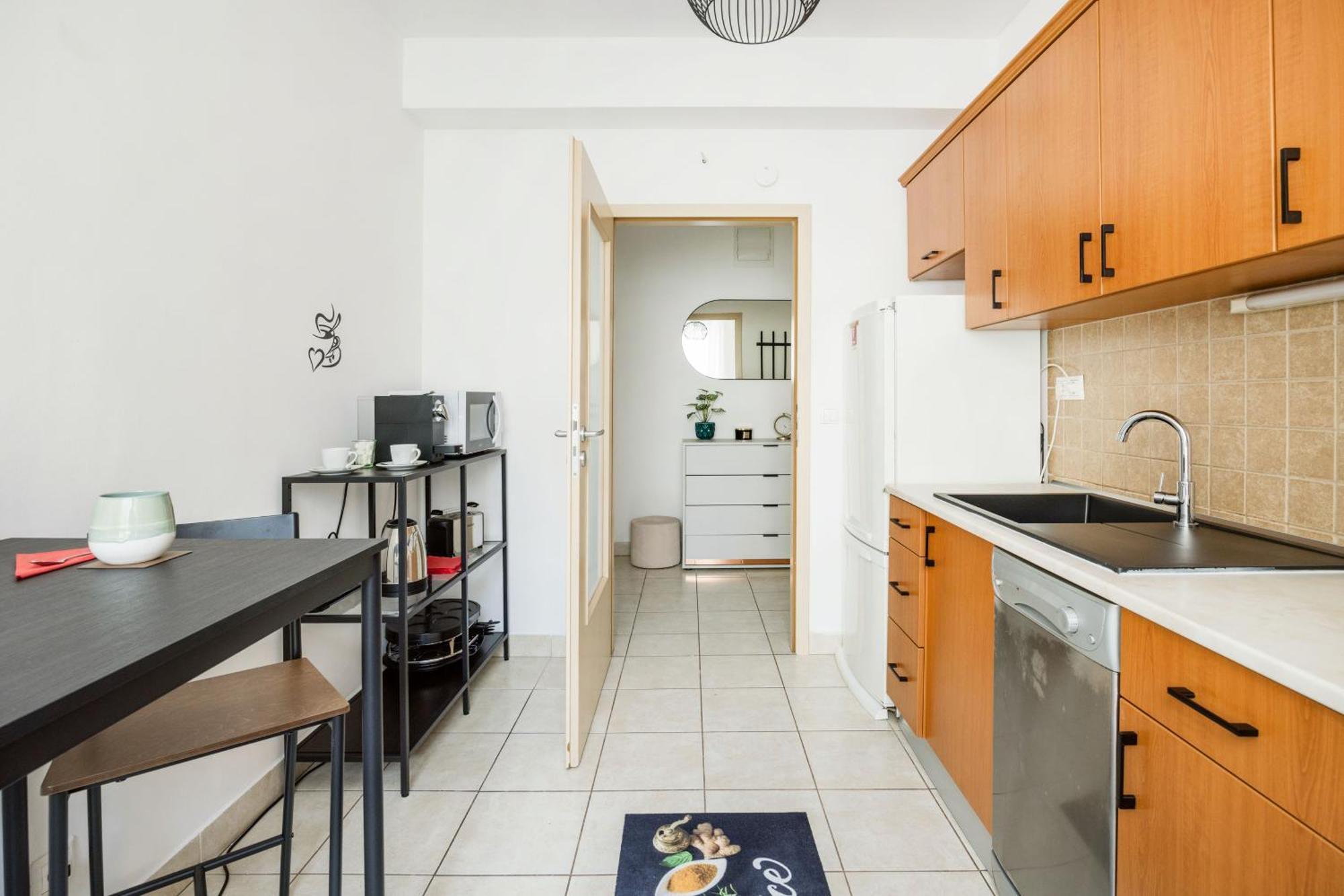 Apartmán Modern Two-bedroom With Free Parking Budapest