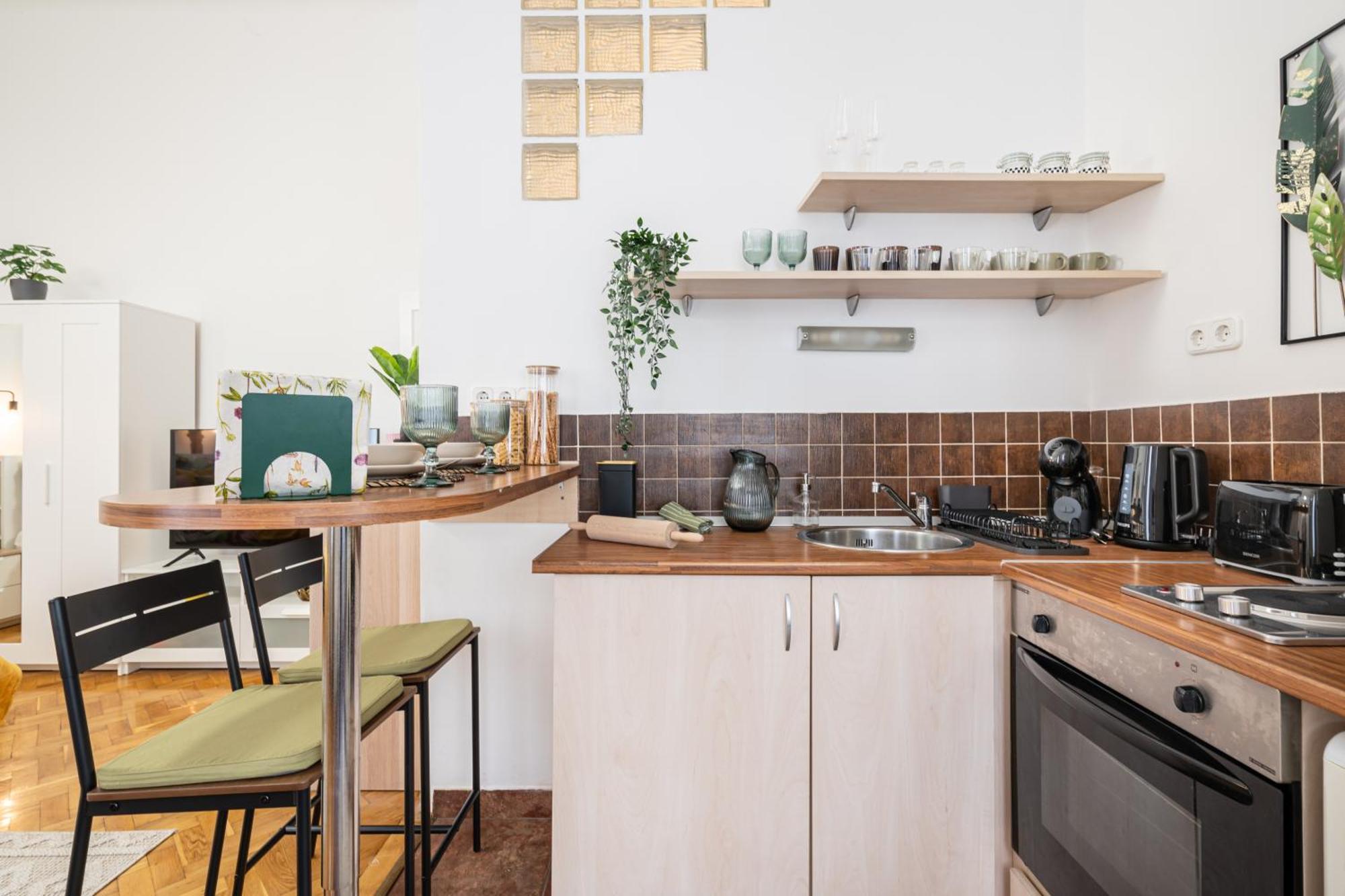 Cosmopolitan - Chic Getaway In A Fancy Neighbourhood *