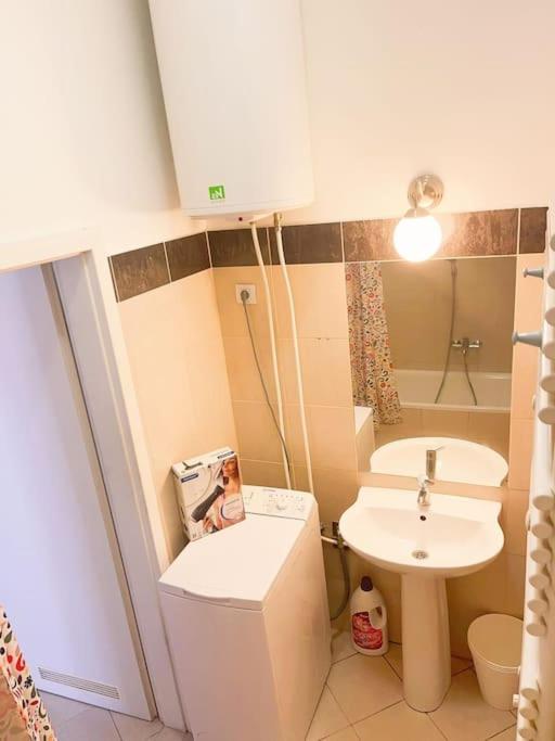 Spacious In A Vibrant Center * Budapest