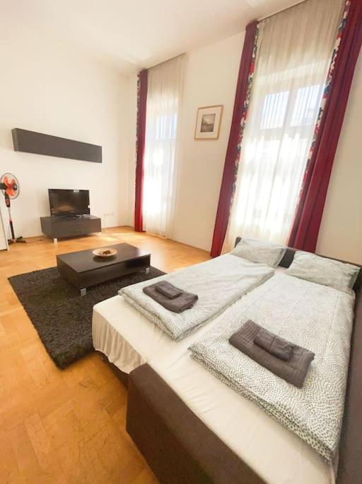 Lägenhet Spacious In A Vibrant Center Budapest