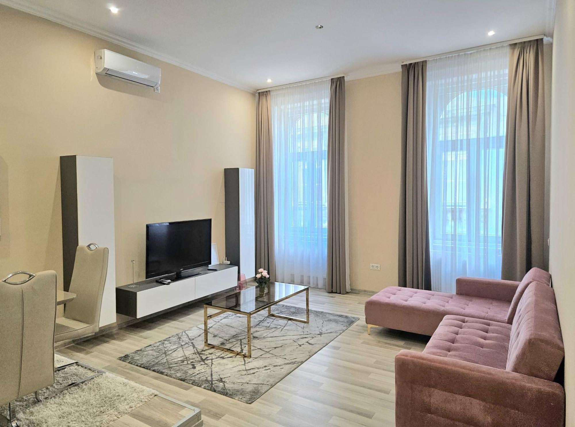 Apartment Designer Downtown Gem Budapest