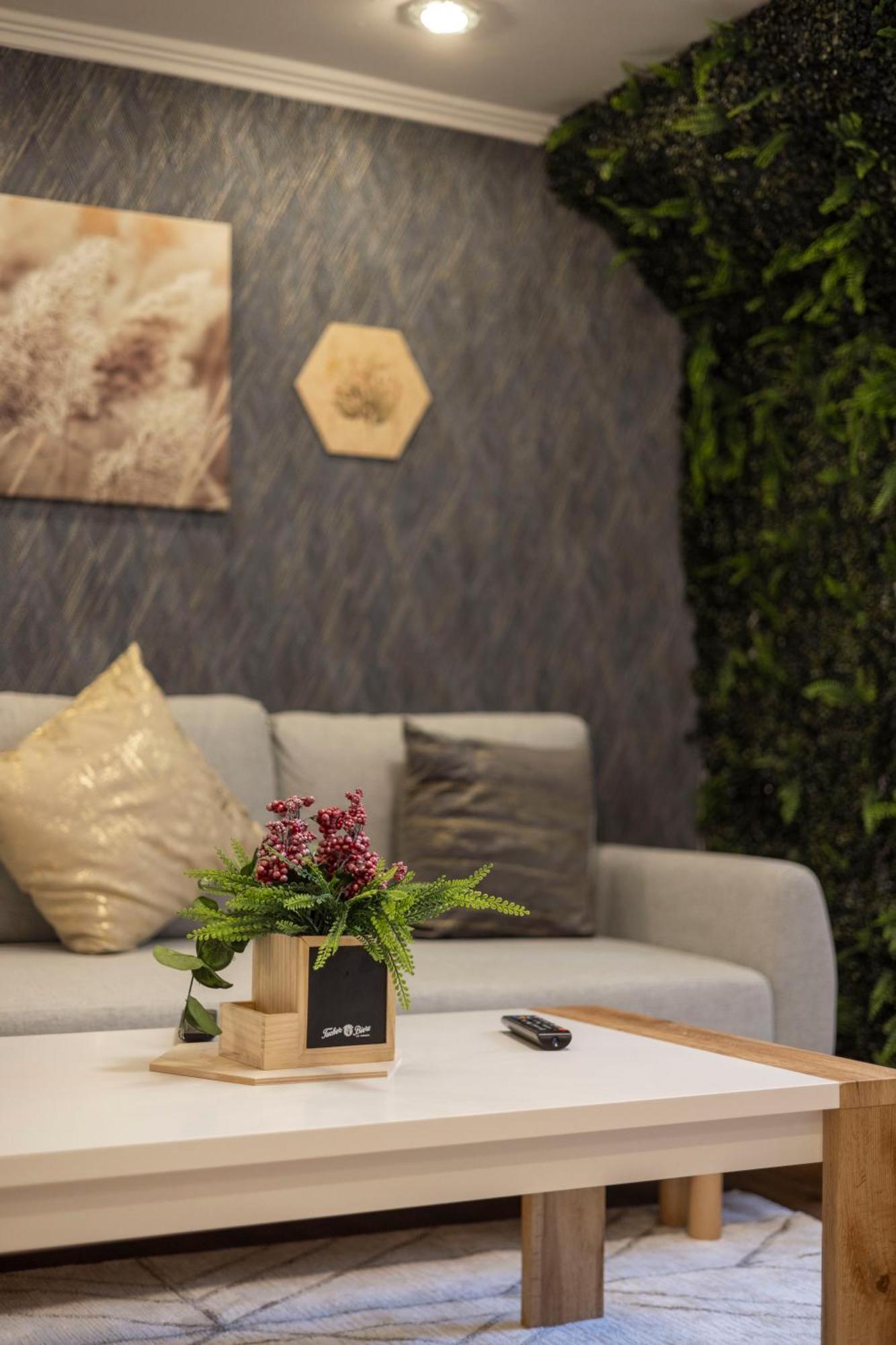 Cozy & Homy In The Heart Of *