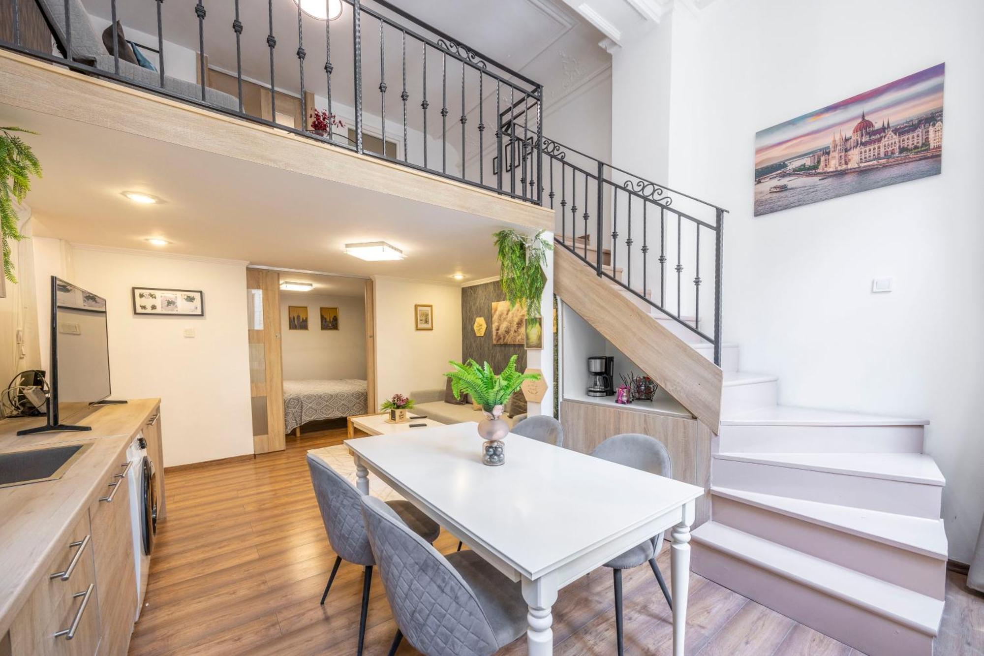 Cozy & Homy In The Heart Of *