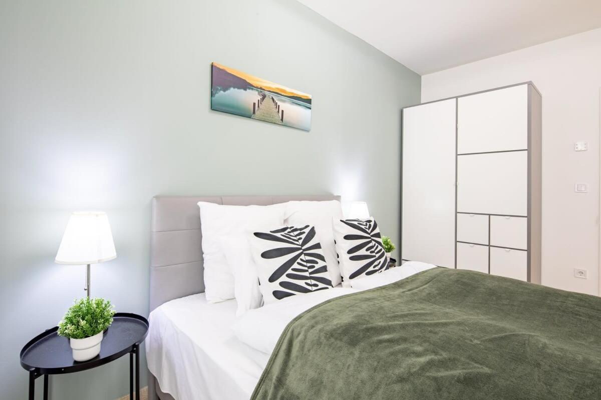 Free Parking - Balcony - Sunny - New Apartamento Budapest