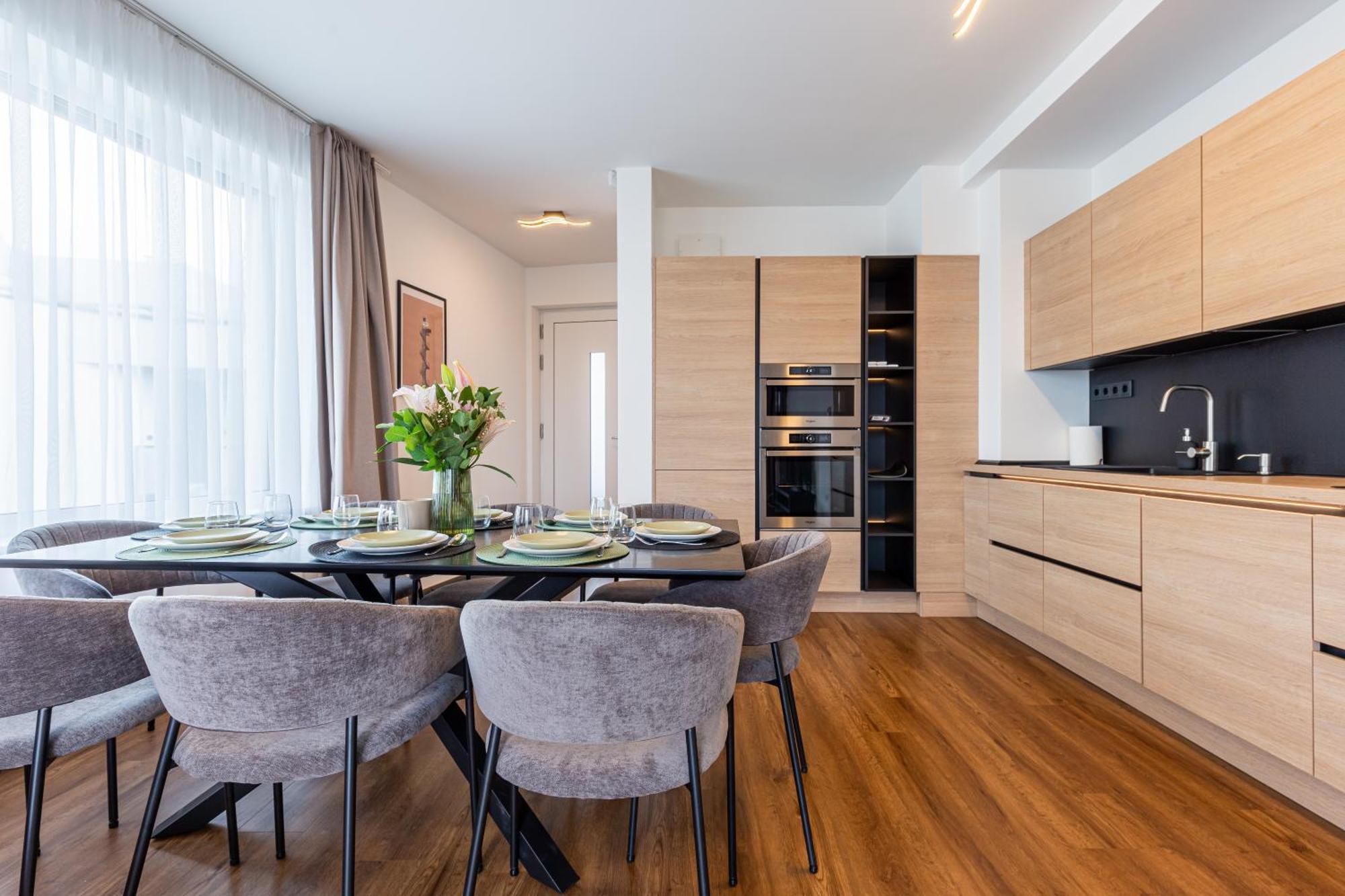 Apartmán New Penthouse W Double Parking, Panoramic Balcony *
