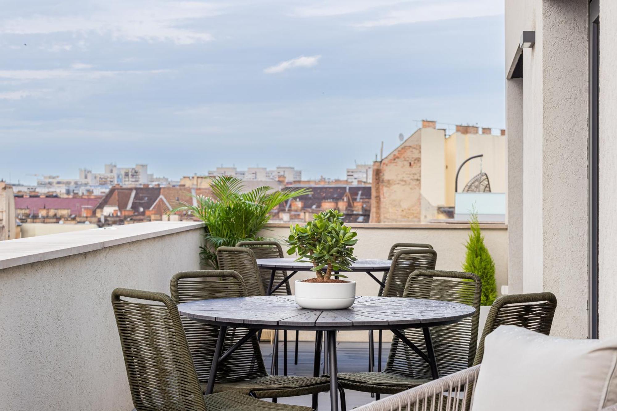 New Penthouse W Double Parking, Panoramic Balcony Budapest