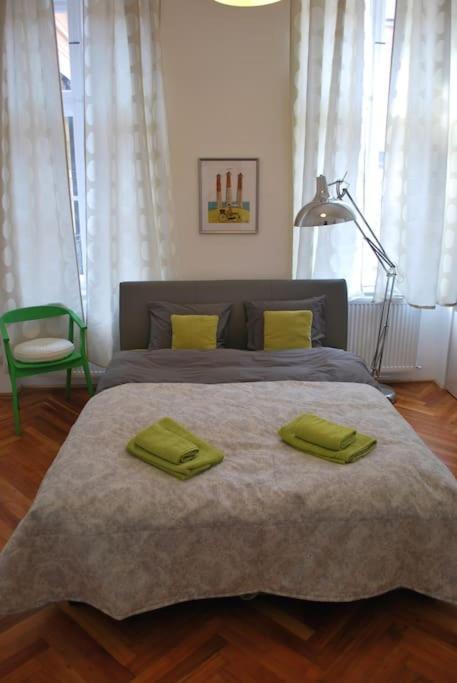 Riverside Green, 5th District Apartmán *
