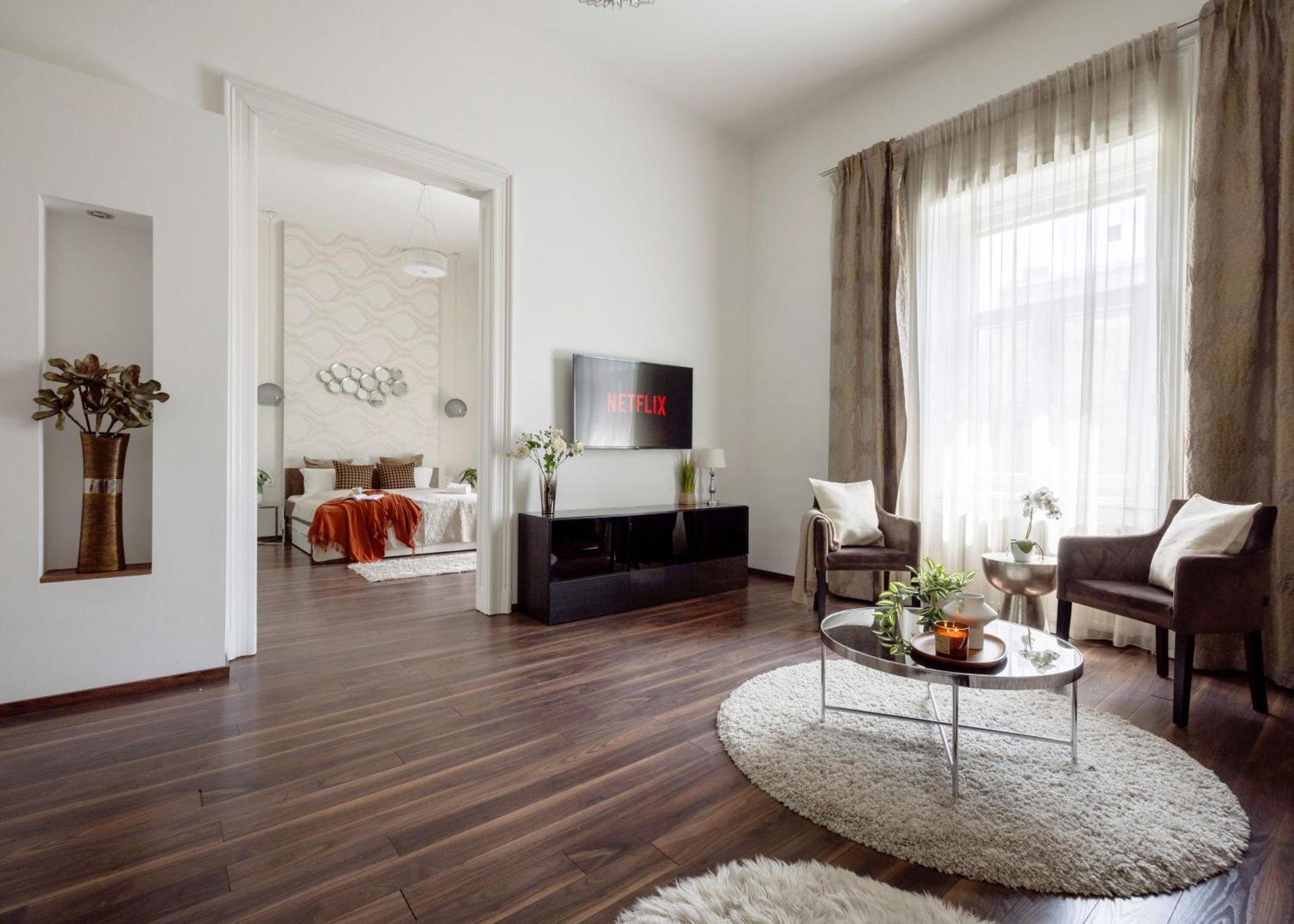 Luxe 2br With View On The St Stephen Road Lägenhet