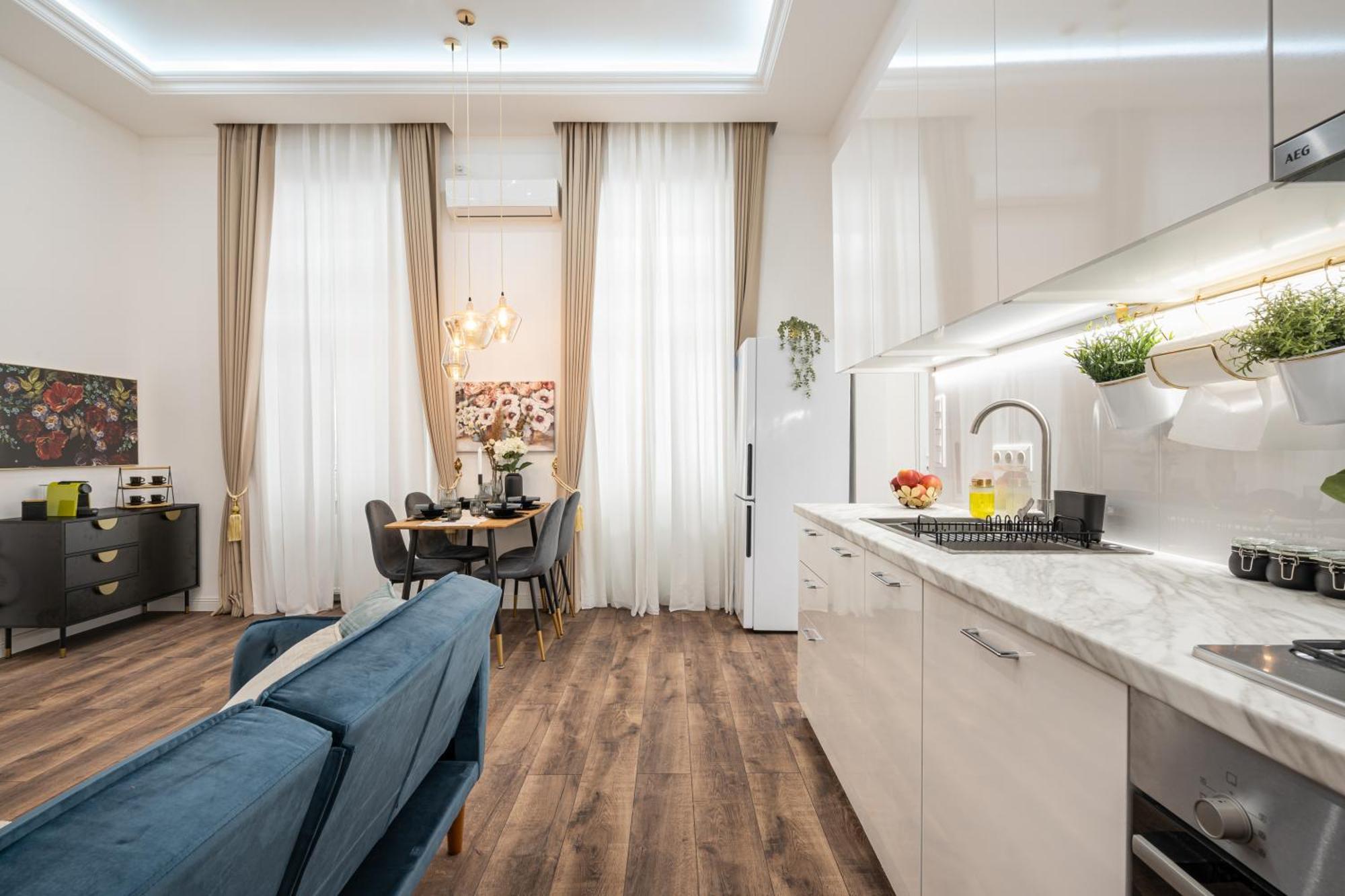 Blue Velvet Luxury * Budapest