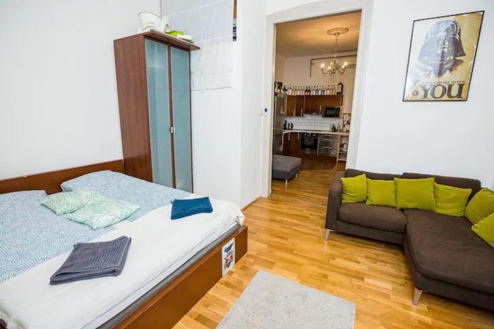 Big Flat In Heart Of With Ac *