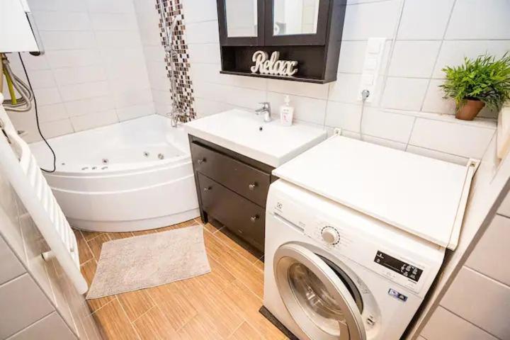 Big Flat In Heart Of With Ac Apartamento *