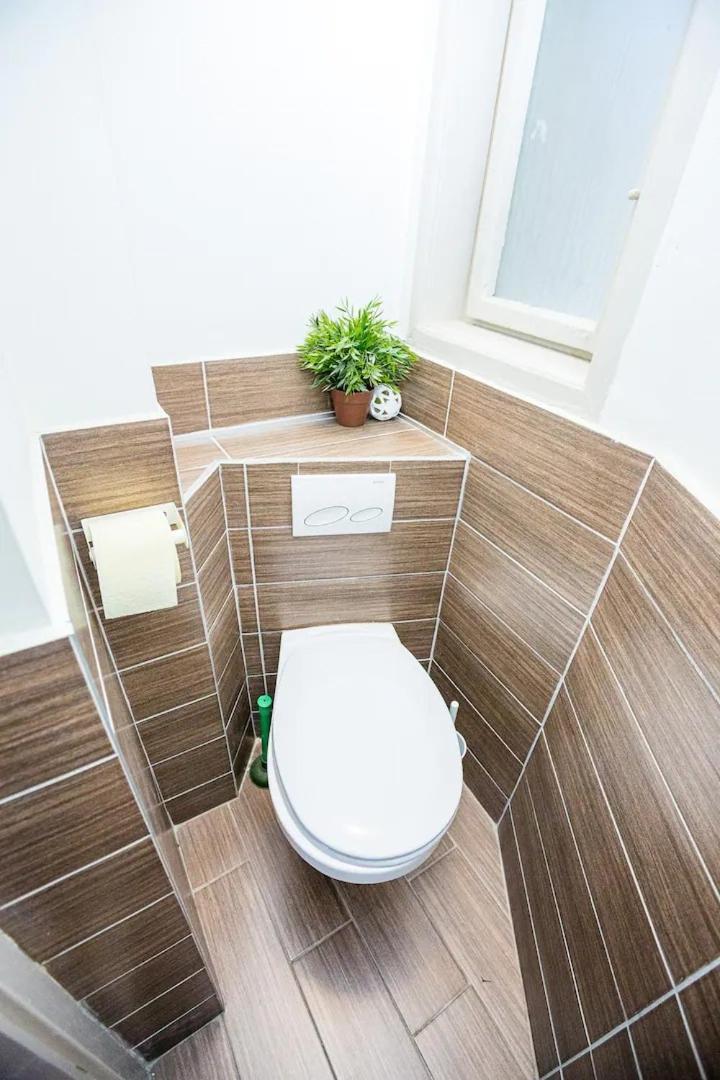 Big Flat In Heart Of With Ac Budapest