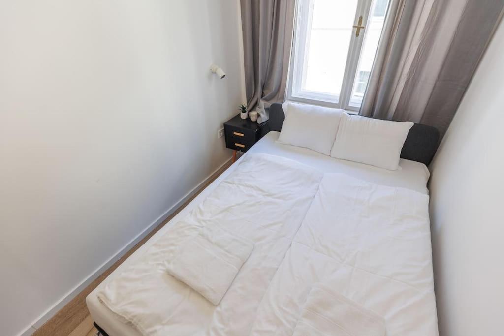 Chic 2 Bedrooms Lägenhet *