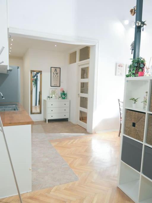 Elegant Nearby The Central Market Hall Apartamento *