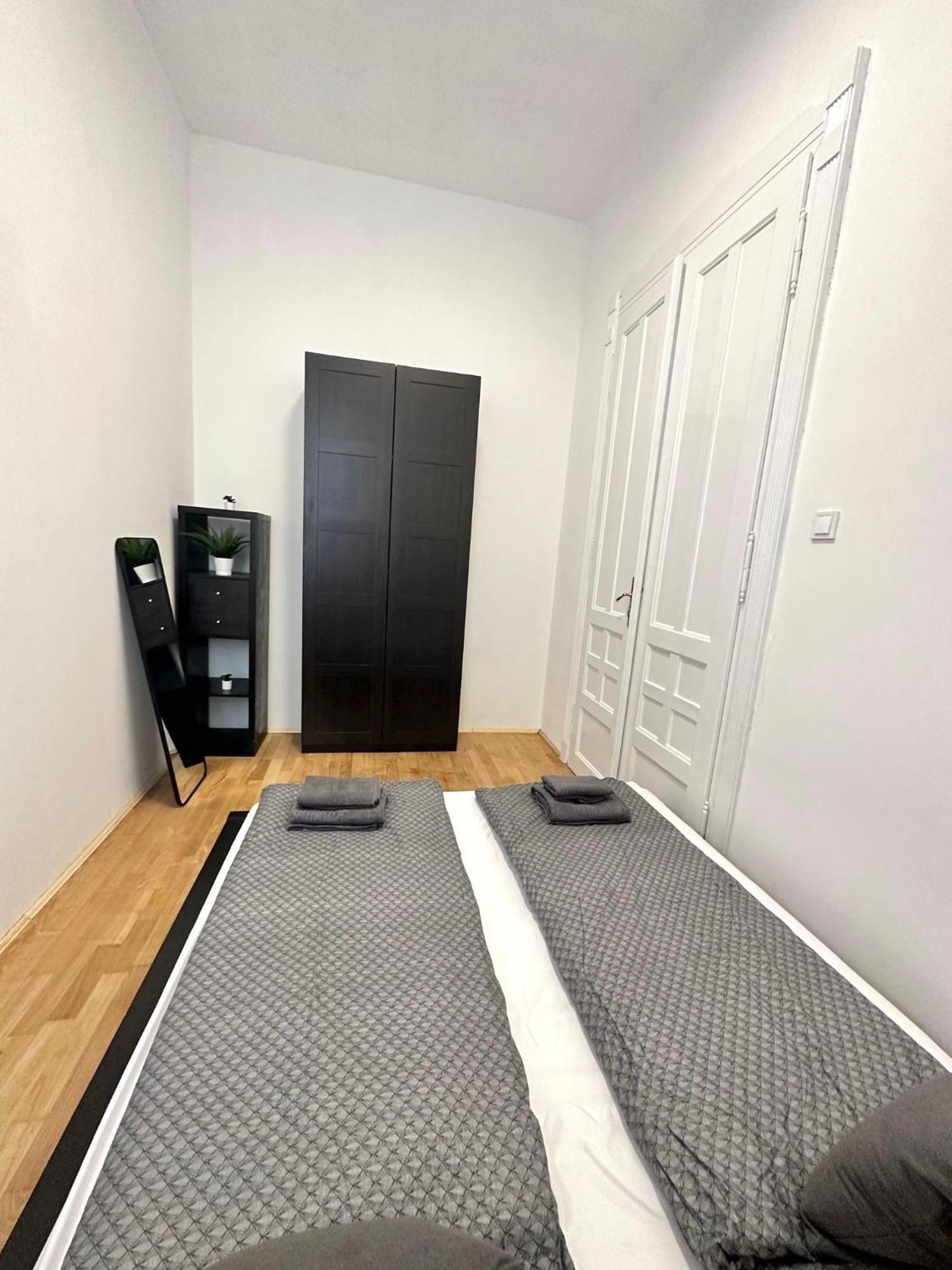 Appartamento Elegant For 8 Person With Free Parking For 2 Cars *